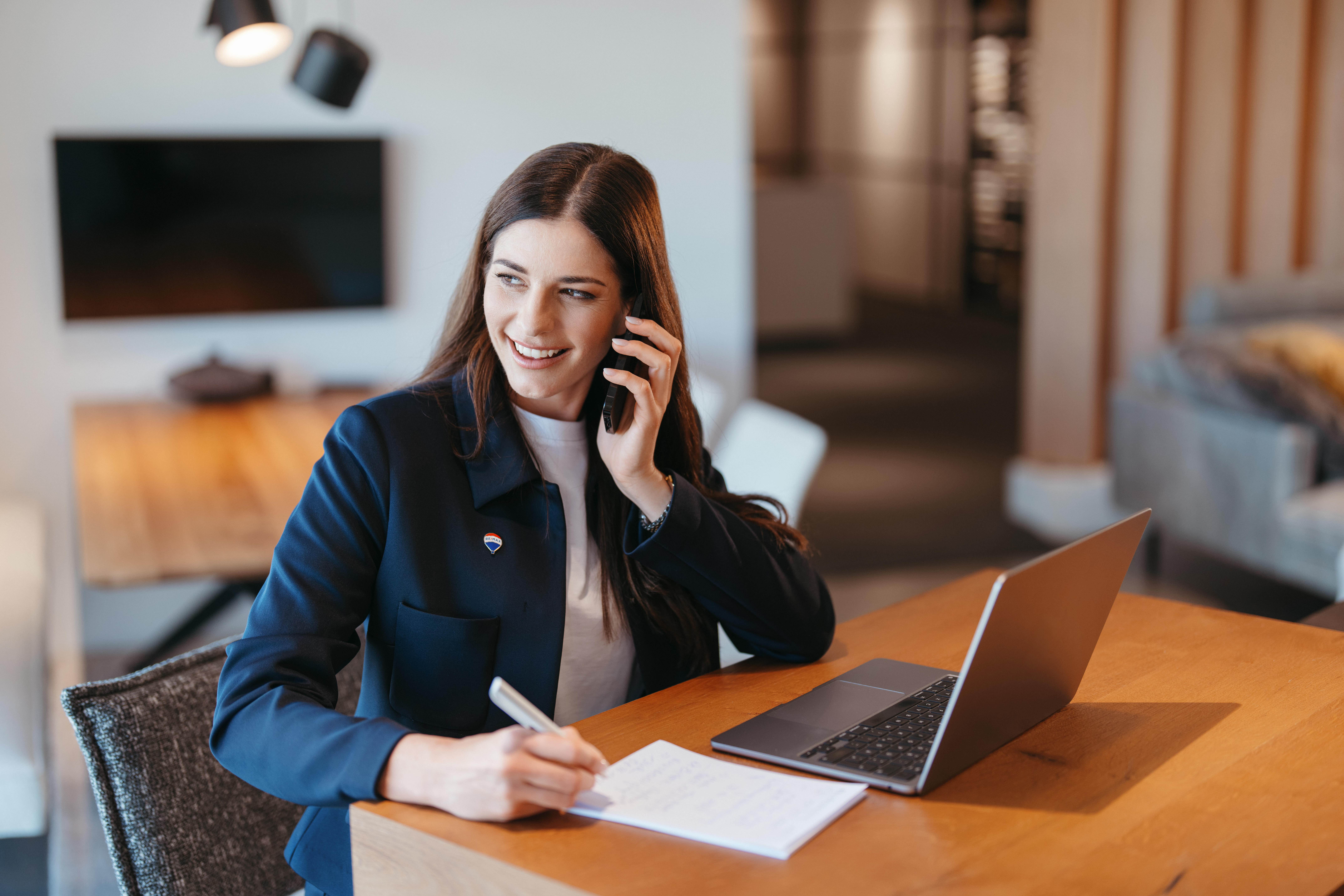 Personal Branding for Real Estate Agents: How to Stand Out and Build Trust