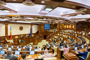 Activitatea agenților imobiliari, reglementată printr-o nouă lege adoptată de Parlament