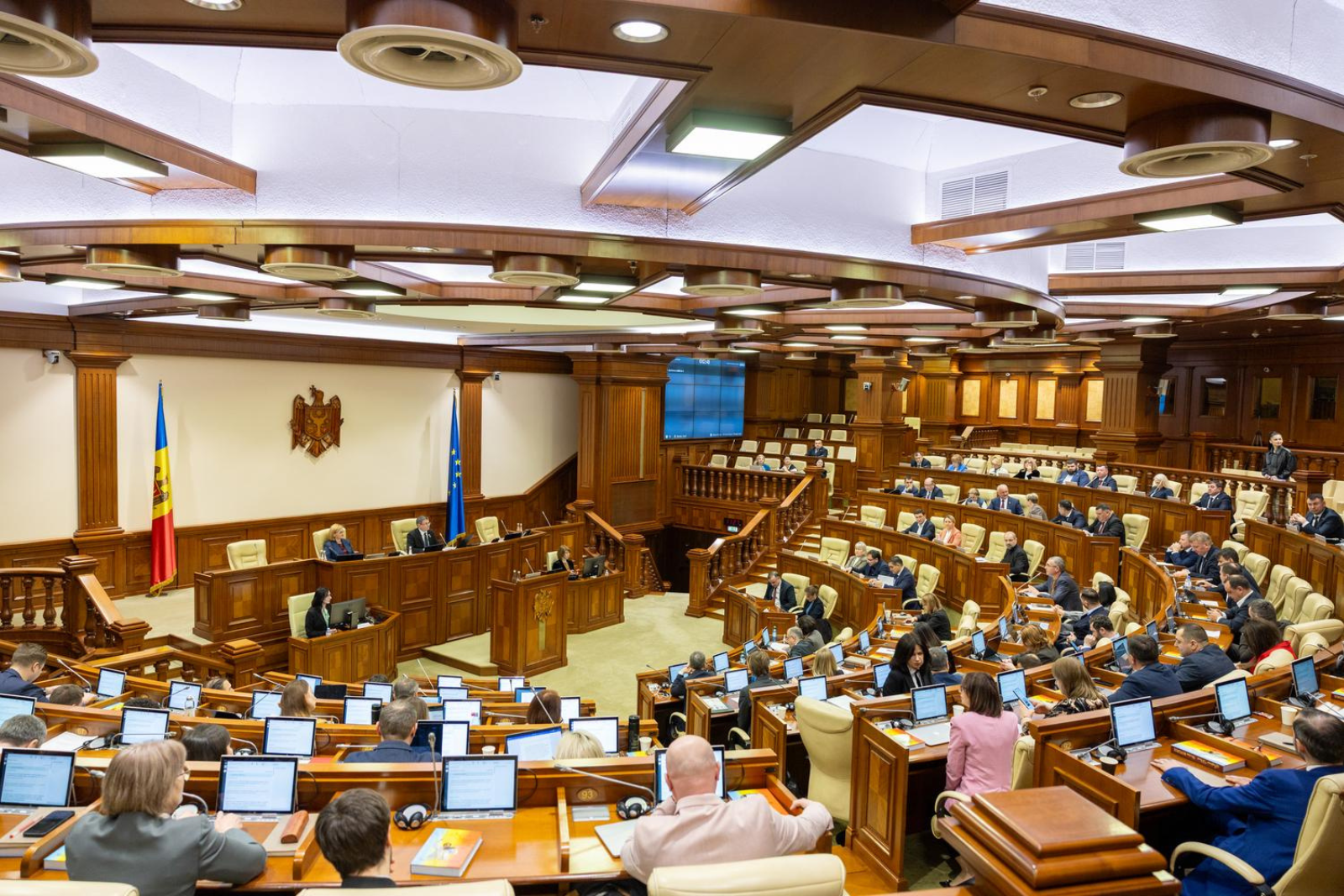 Деятельность агентов по недвижимости, регулируемая новым законом, принятым Парламентом