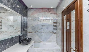 124.900 EUR