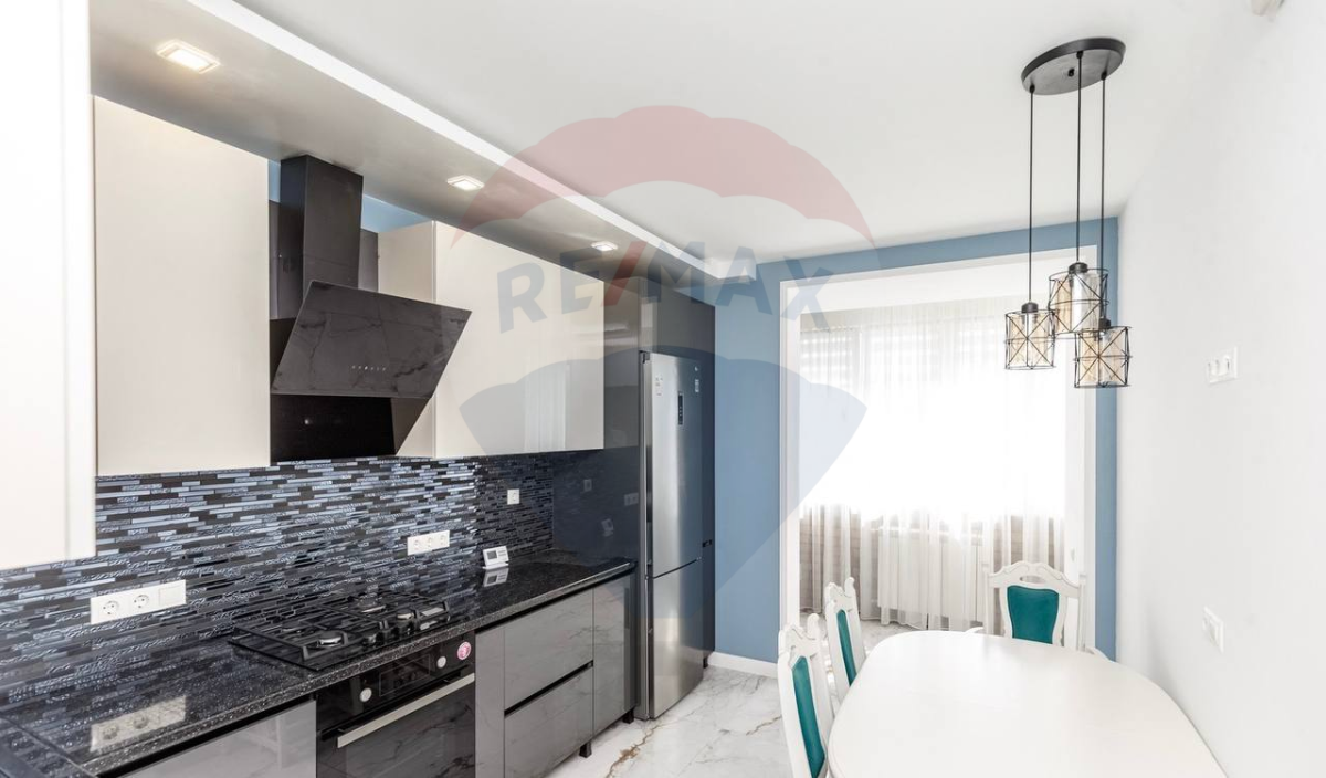 124.900 EUR