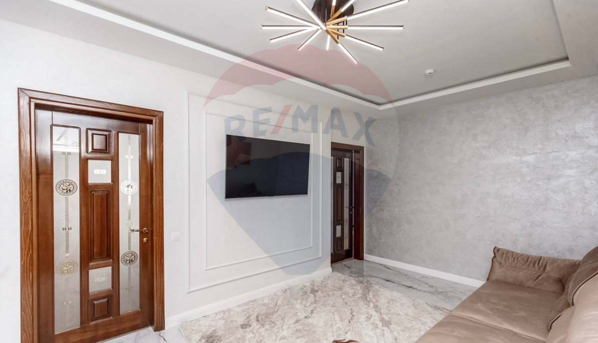 124.900 EUR