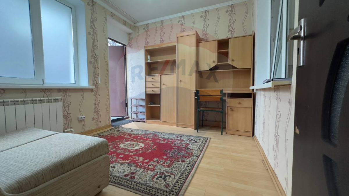 88.900 EUR