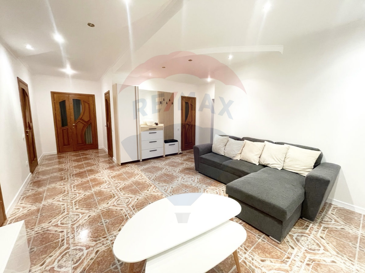 148.900 EUR