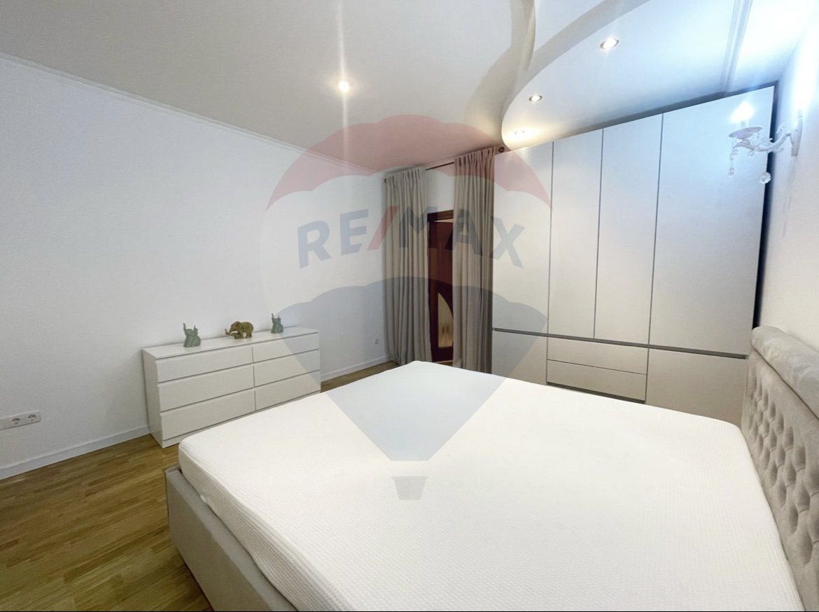 148.900 EUR