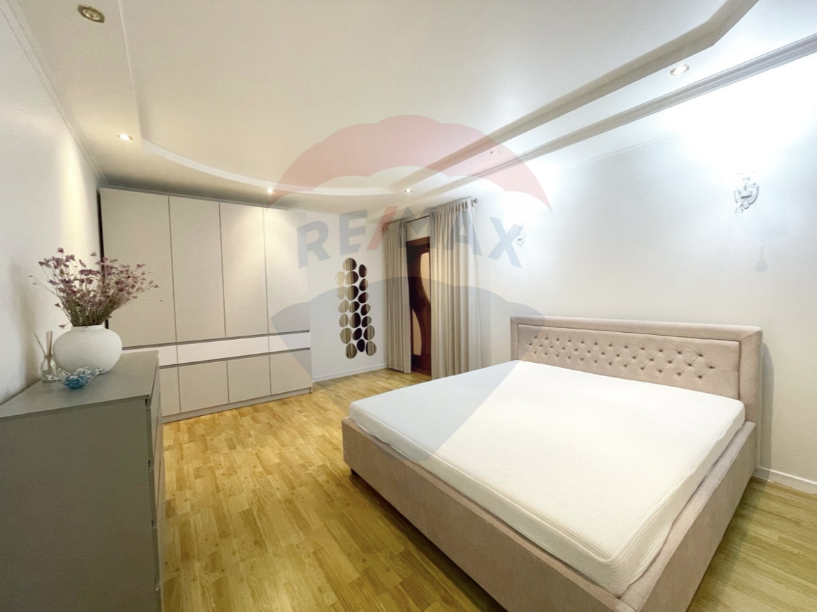 148.900 EUR