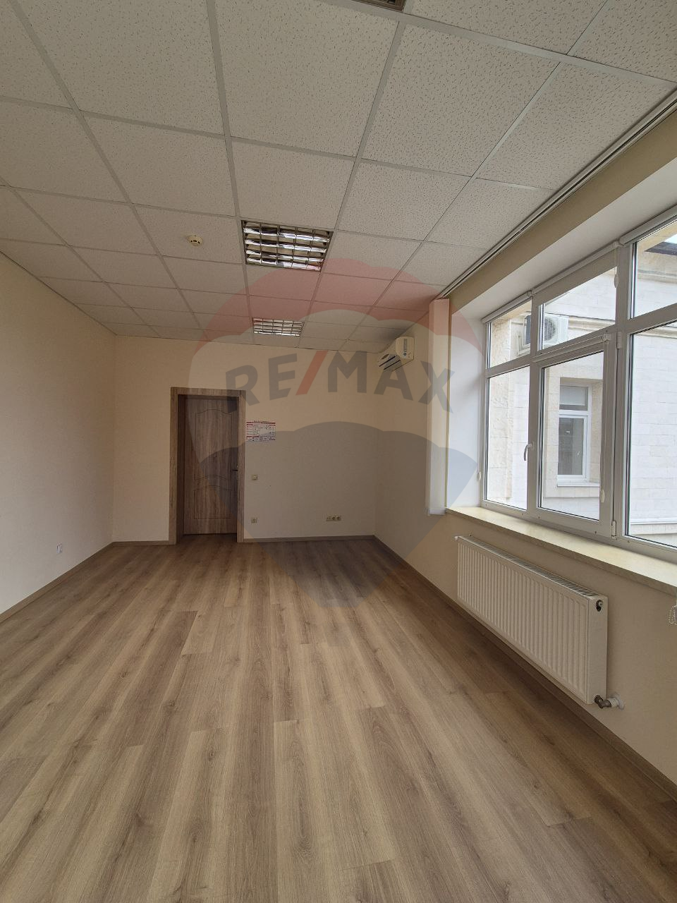 6.090 EUR