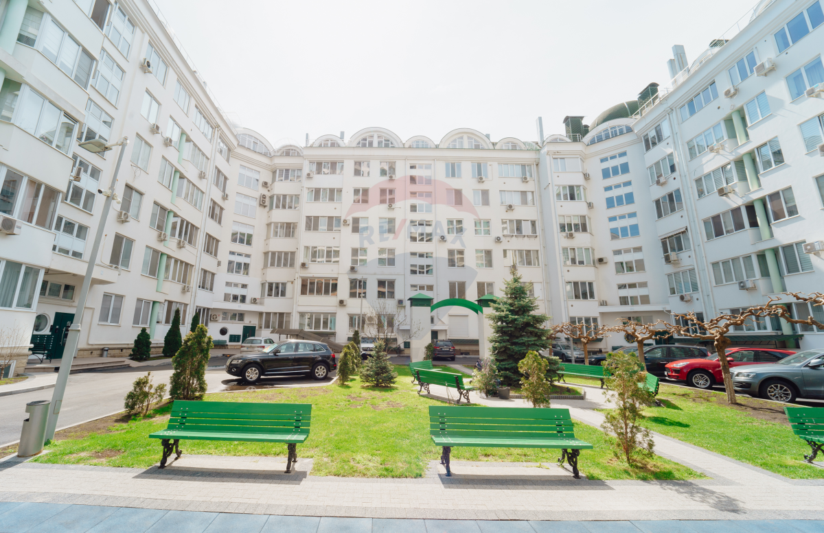 249.000 EUR