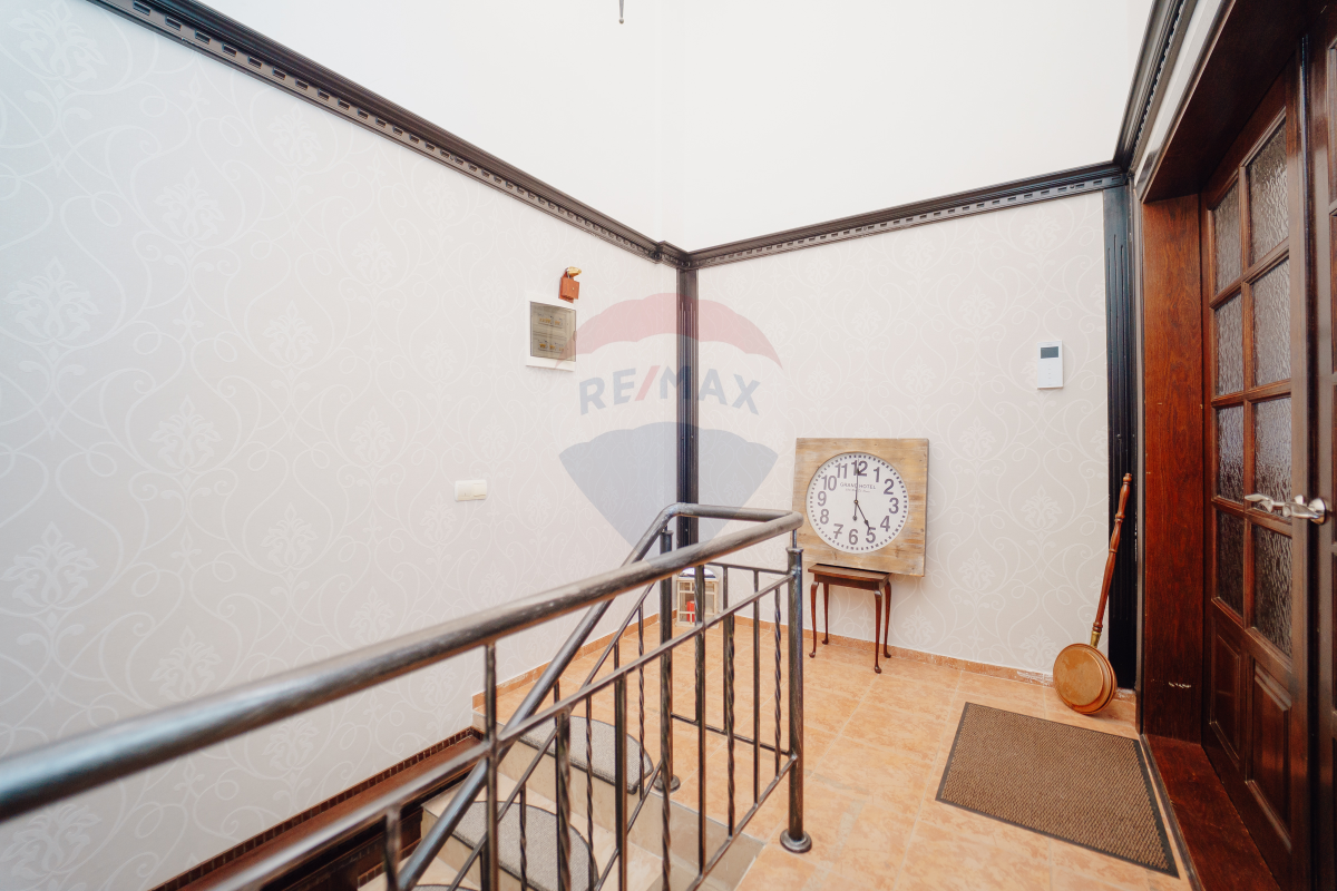 249.000 EUR
