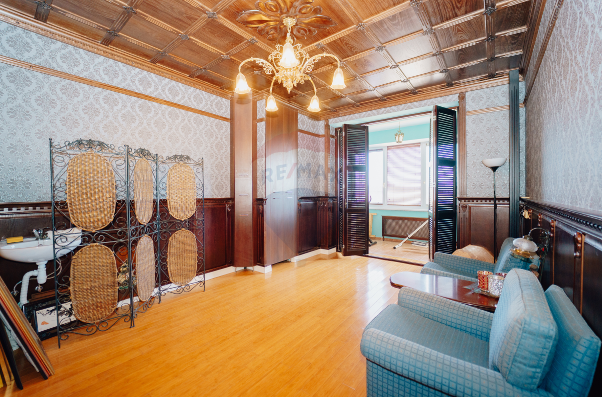 249.000 EUR
