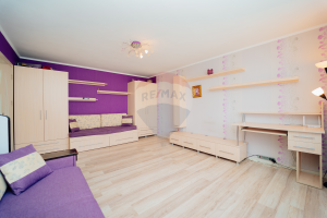68.900 EUR