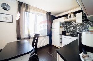 68.900 EUR