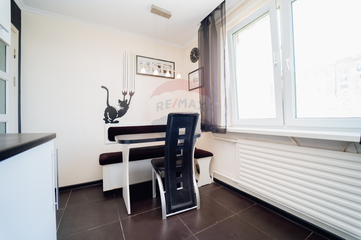 68.900 EUR
