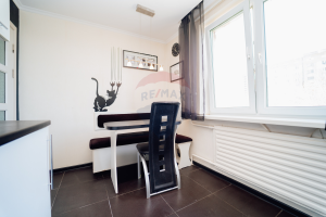 68.900 EUR