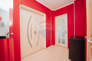 68.900 EUR