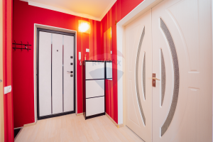 68.900 EUR