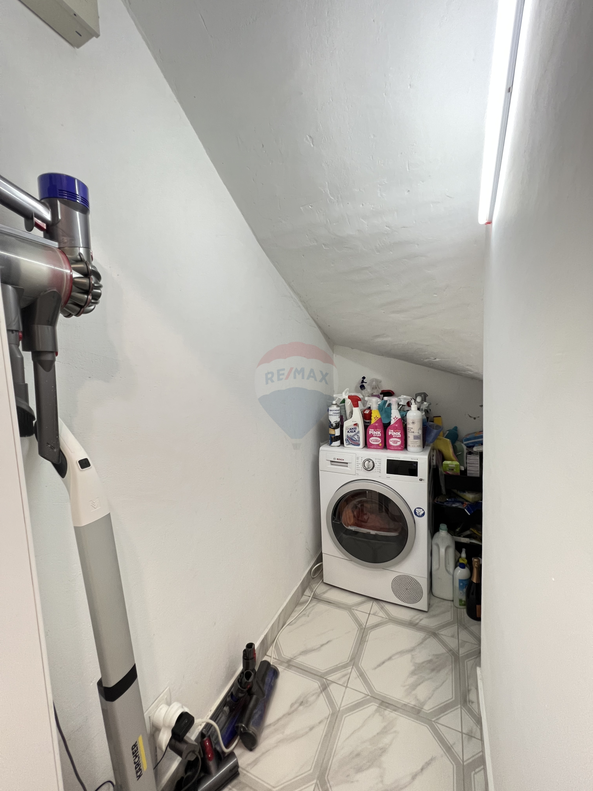 205.000 EUR