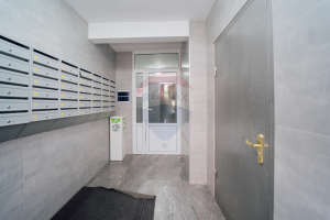 176.900 EUR