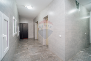176.900 EUR