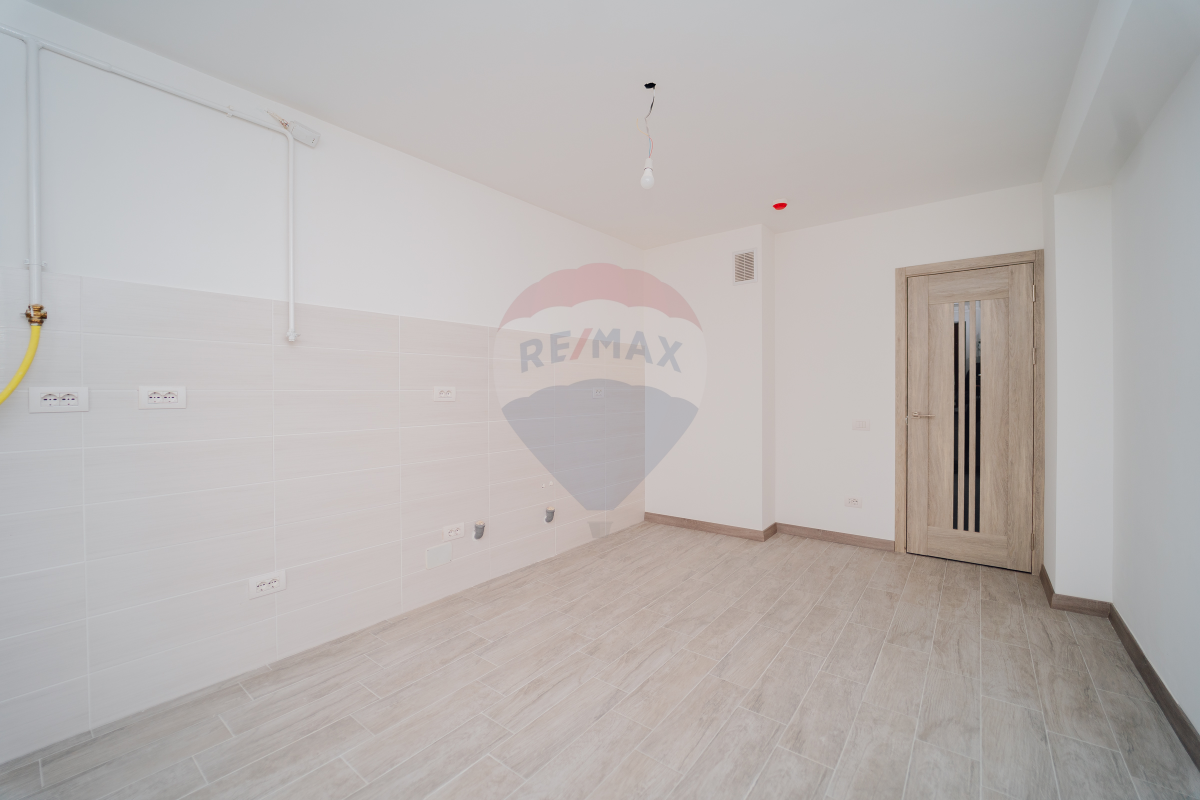 176.900 EUR