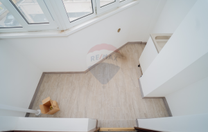 176.900 EUR