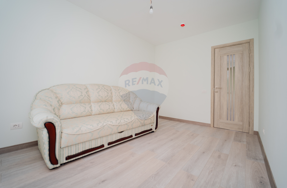 176.900 EUR