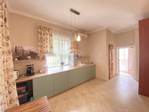 950 EUR