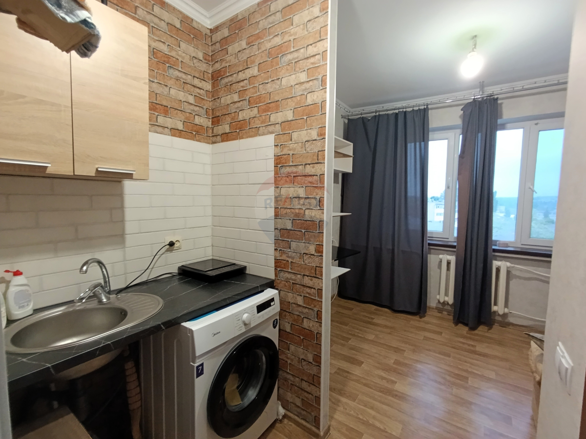 22.900 EUR