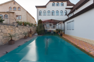 700.000 EUR
