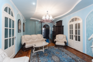 700.000 EUR
