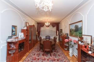 700.000 EUR