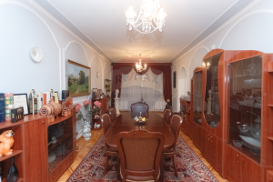 700.000 EUR