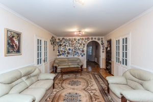 700.000 EUR
