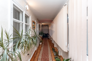 700.000 EUR
