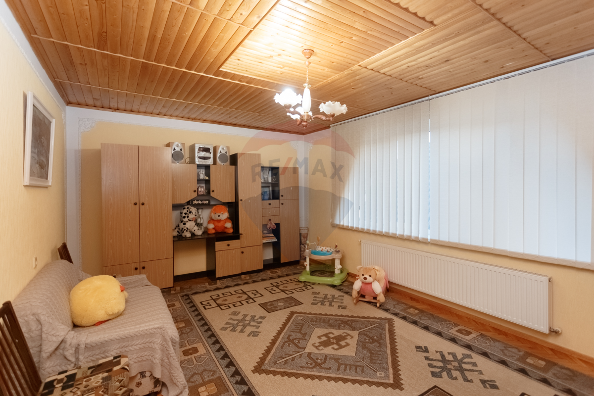 700.000 EUR