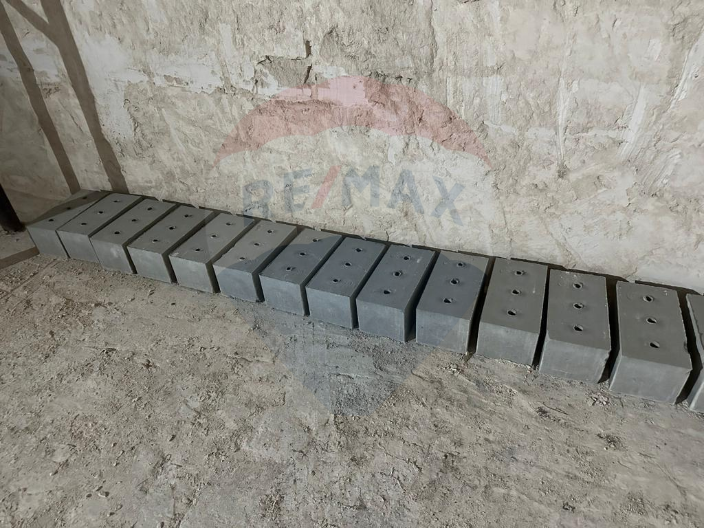 320.000 EUR