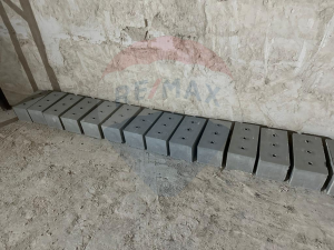320.000 EUR