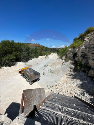 320.000 EUR