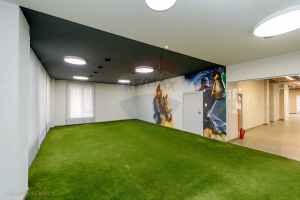 9.000 EUR