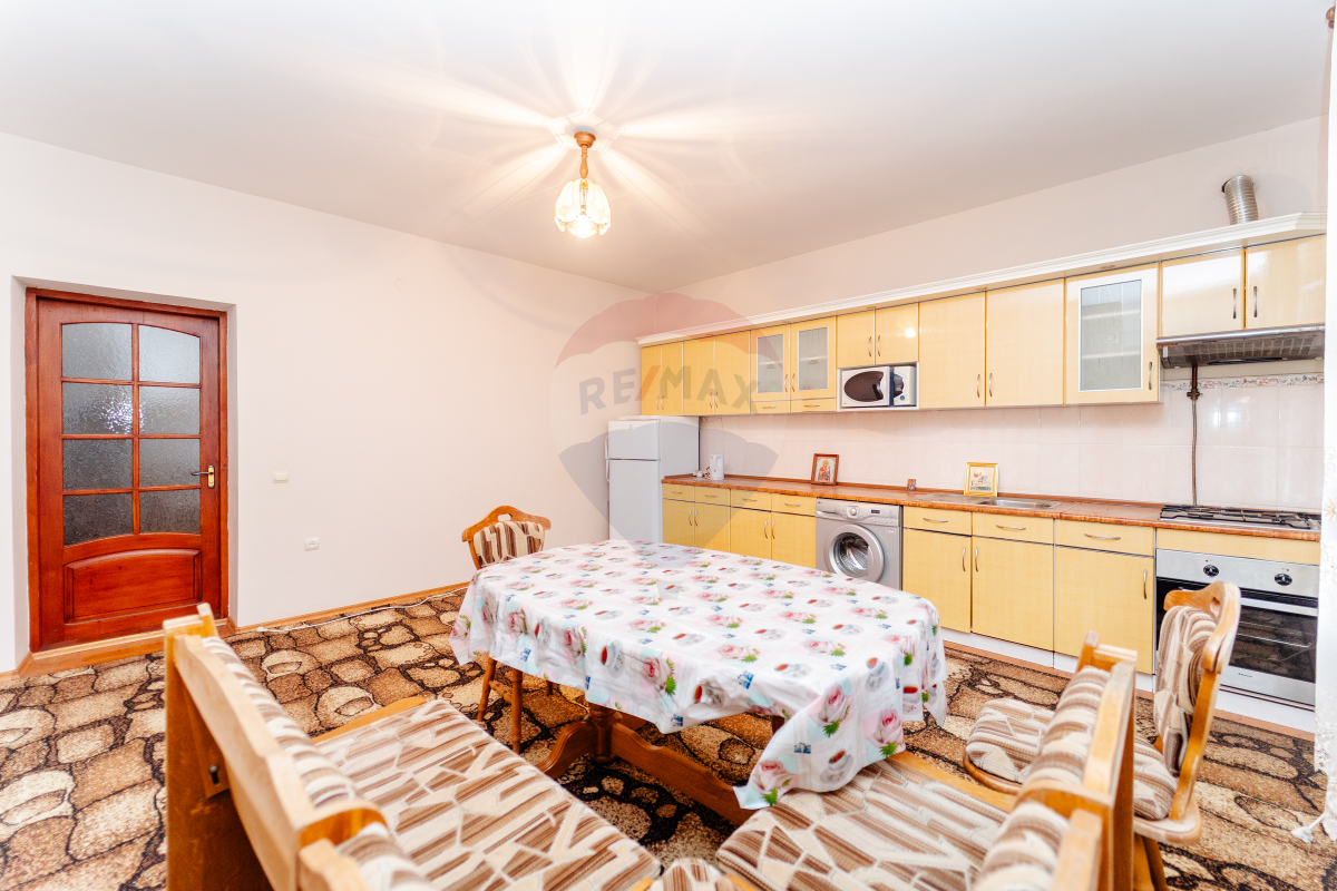 255.000 EUR