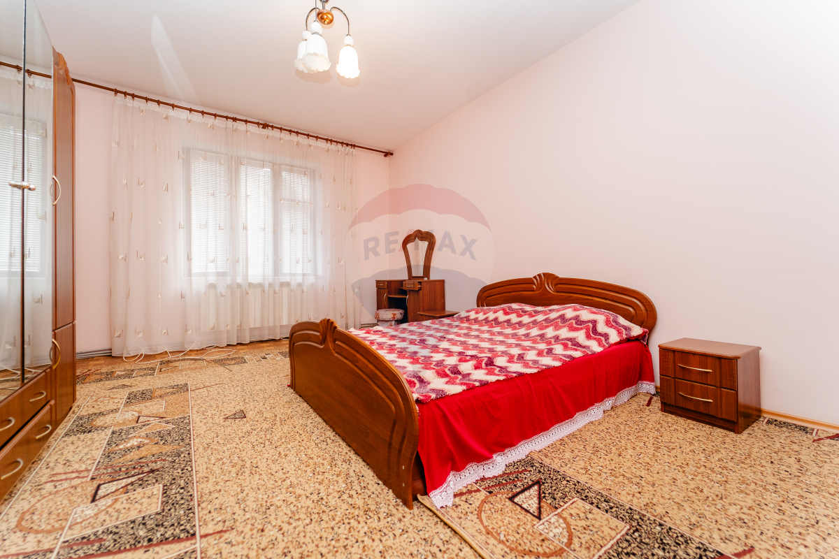 255.000 EUR