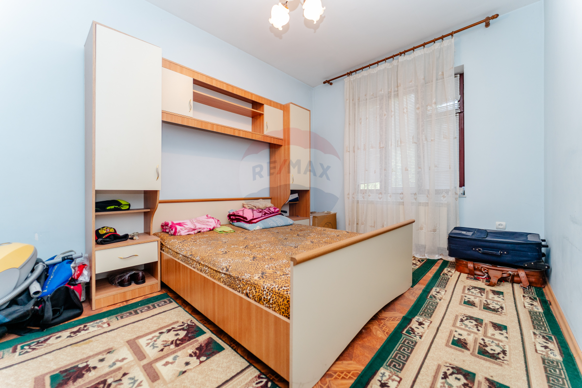 255.000 EUR