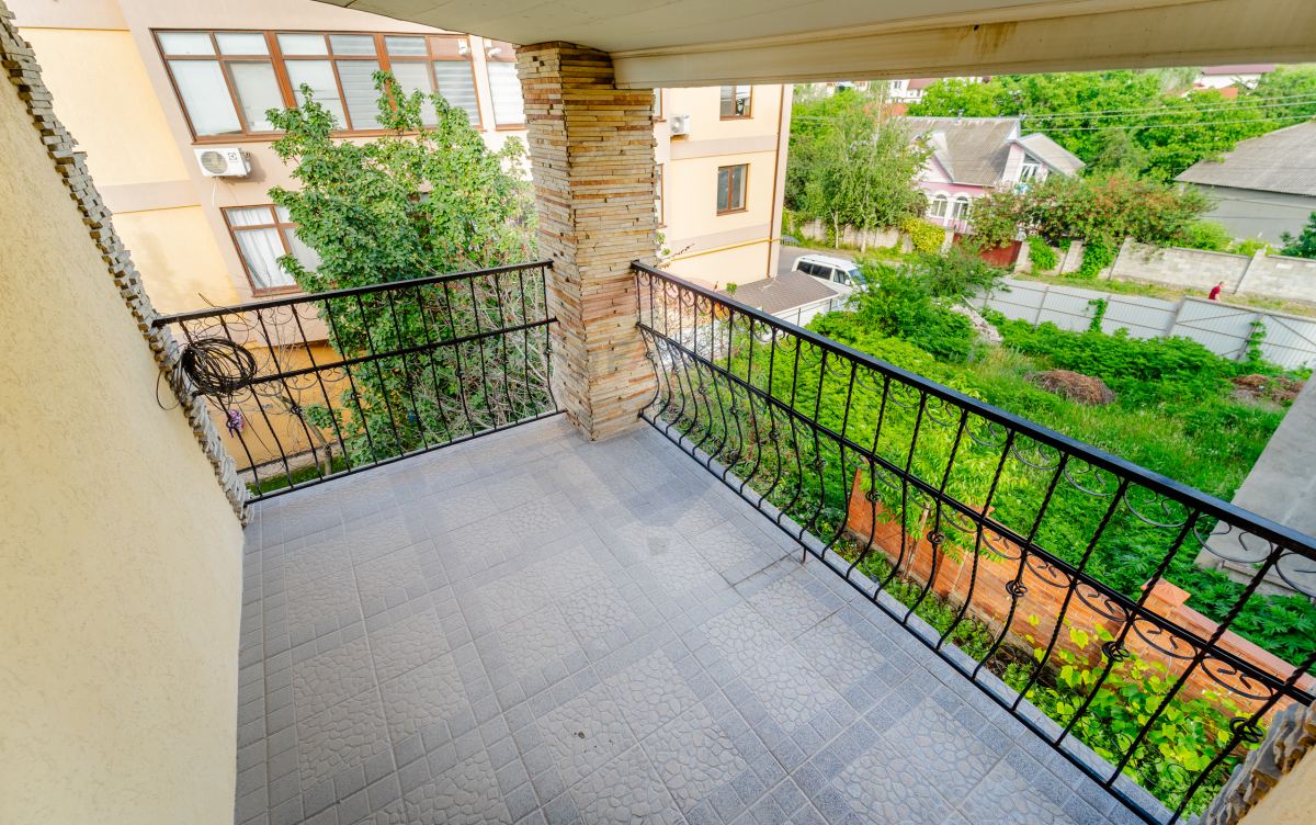 255.000 EUR