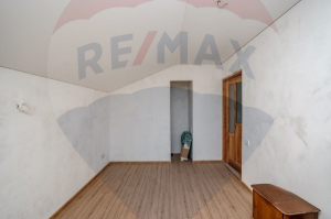 148.000 EUR