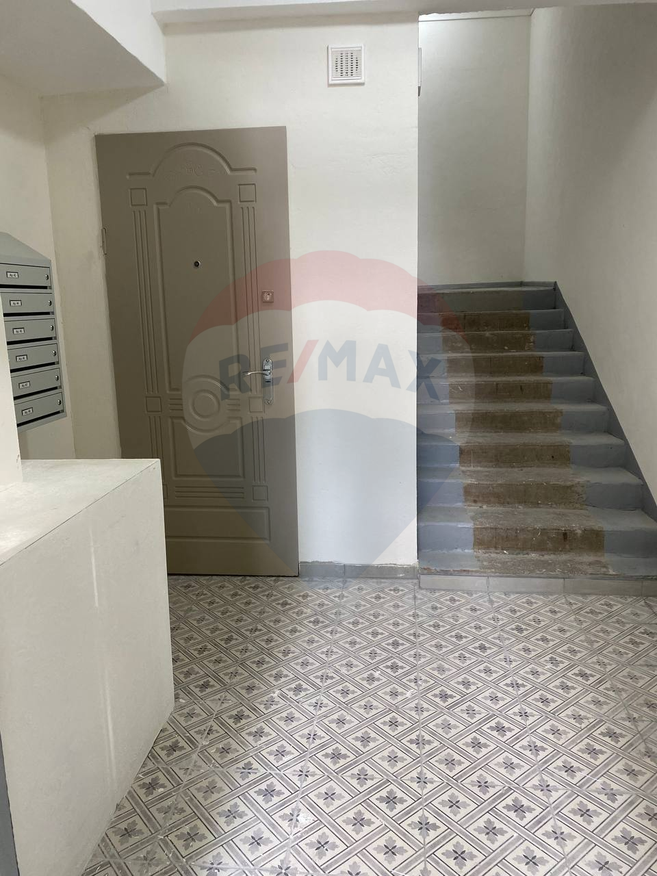 245.000 EUR