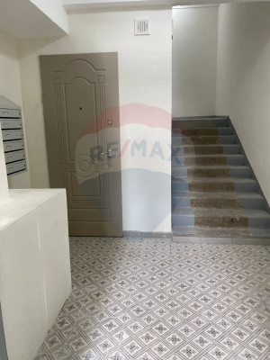 245.000 EUR