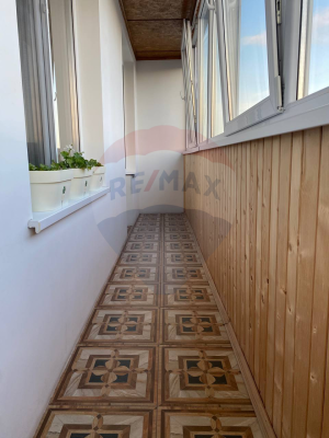 245.000 EUR