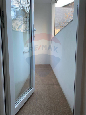 245.000 EUR
