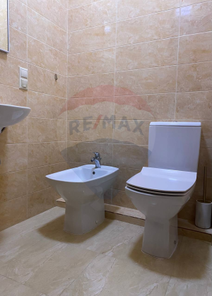 245.000 EUR
