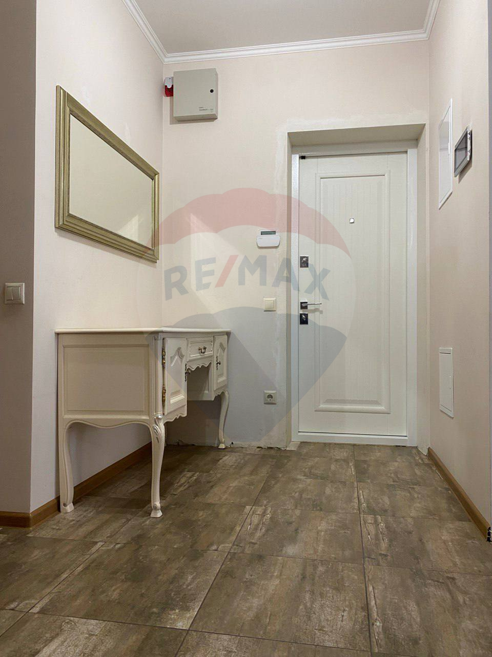 245.000 EUR
